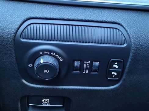 Certified 2024 Jeep Wagoneer L Series III w/ Flexible Seating Group image 14