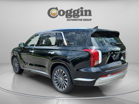 Used 2023 Hyundai Palisade Calligraphy w/ Cargo Package FWD image 3