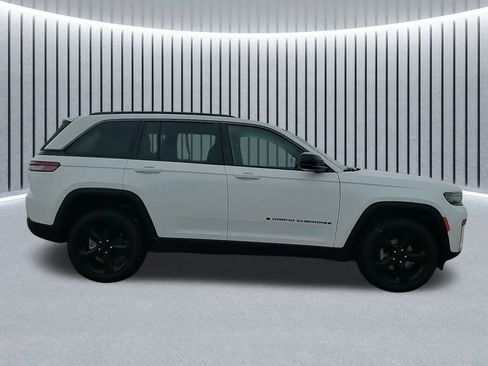 New 2026 Jeep Grand Cherokee Limited w/ Limited Altitude Package image 5