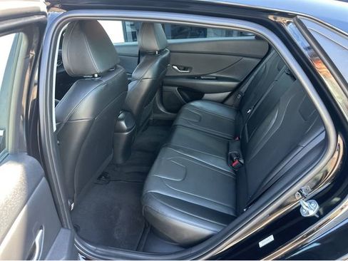 Used 2023 Hyundai Elantra Limited w/ Cargo Package image 17
