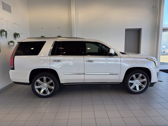 Used 2019 Cadillac Escalade Premium Luxury AWD/4WD image 43