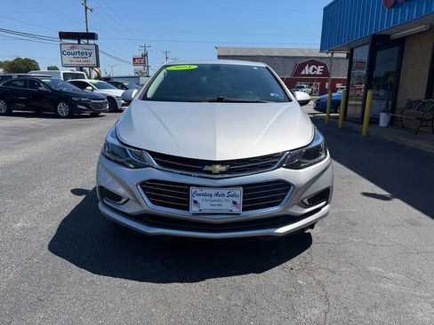 Used 2018 Chevrolet Cruze Premier FWD image 7