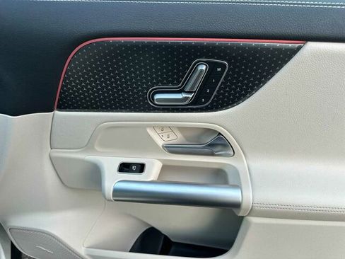 Used 2025 Mercedes-Benz GLA 250 image 22