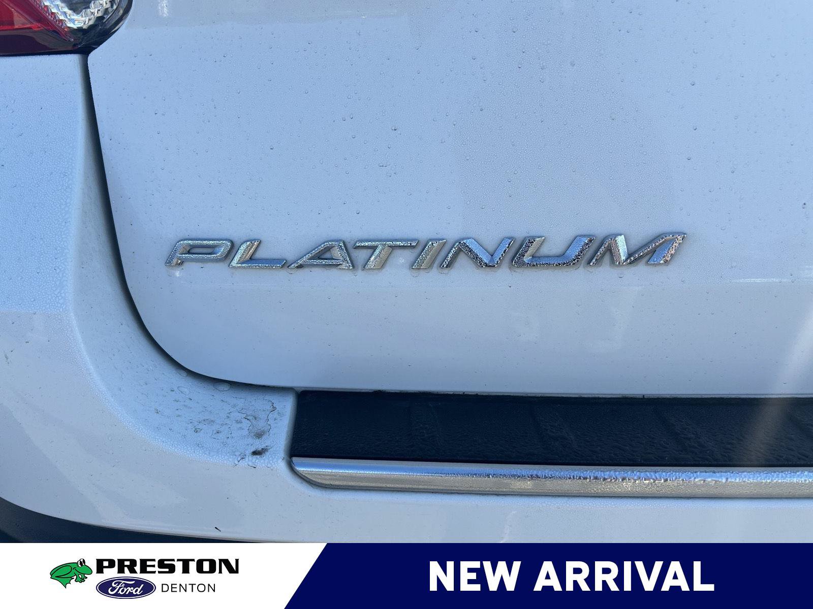 Used 2023 Ford Explorer Platinum w/ Technology Package AWD/4WD image 17