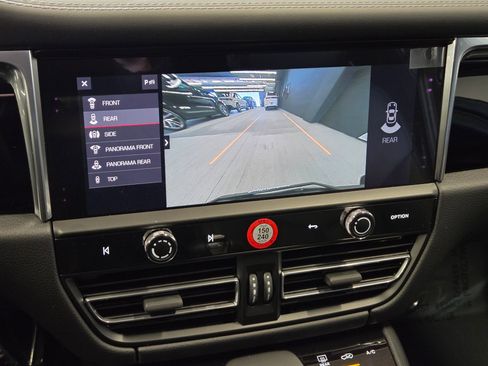 Certified 2025 Porsche Macan image 21