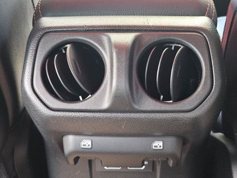 Used 2022 Jeep Wrangler Unlimited Rubicon AWD/4WD image 77