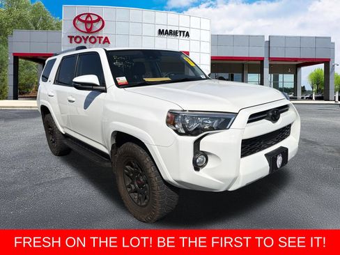 Used 2020 Toyota 4Runner SR5 Premium w/ Moonroof Package AWD/4WD image 1