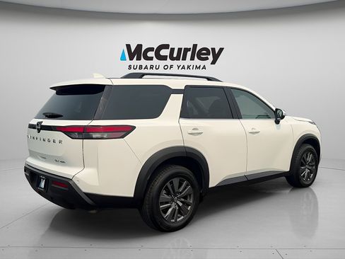 Used 2024 Nissan Pathfinder SV AWD/4WD image 5