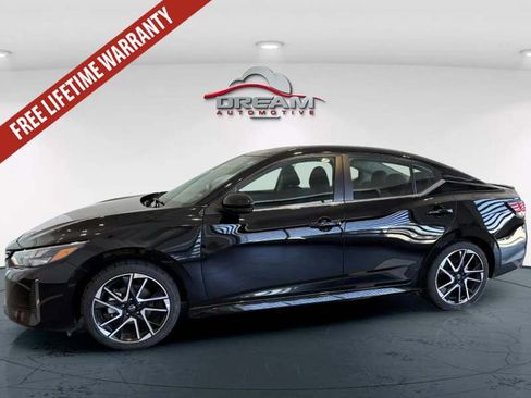 Used 2025 Nissan Sentra SR FWD image 18