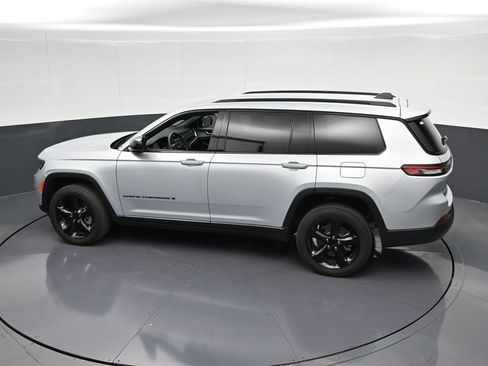 Used 2024 Jeep Grand Cherokee L Laredo AWD/4WD image 28