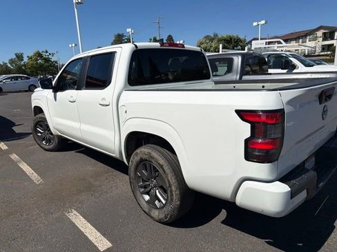 Used 2025 Nissan Frontier SV AWD/4WD image 11