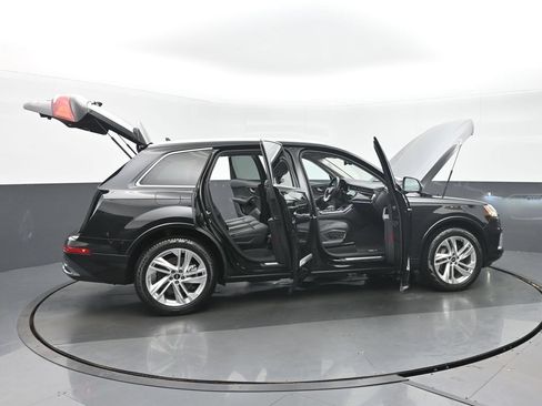 Used 2023 Audi Q7 2.0T Premium Plus w/ Premium Plus Package AWD/4WD image 39