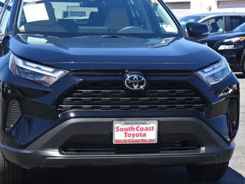 Certified 2025 Toyota RAV4 LE AWD/4WD image 4