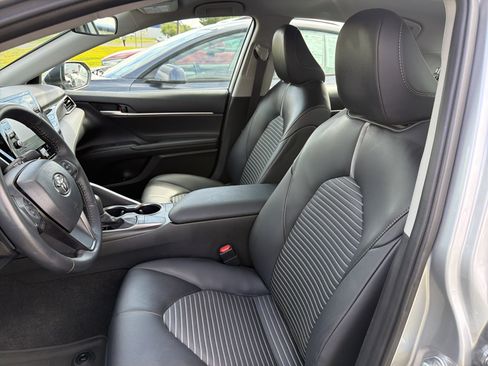 Used 2024 Toyota Camry SE w/ Cold Weather Package FWD image 9