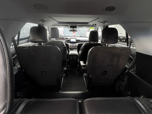 Used 2023 Ford Explorer XLT w/ Equipment Group 202A image 16