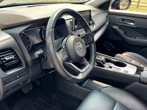 Used 2021 Nissan Rogue SV w/ Premium Package image 13