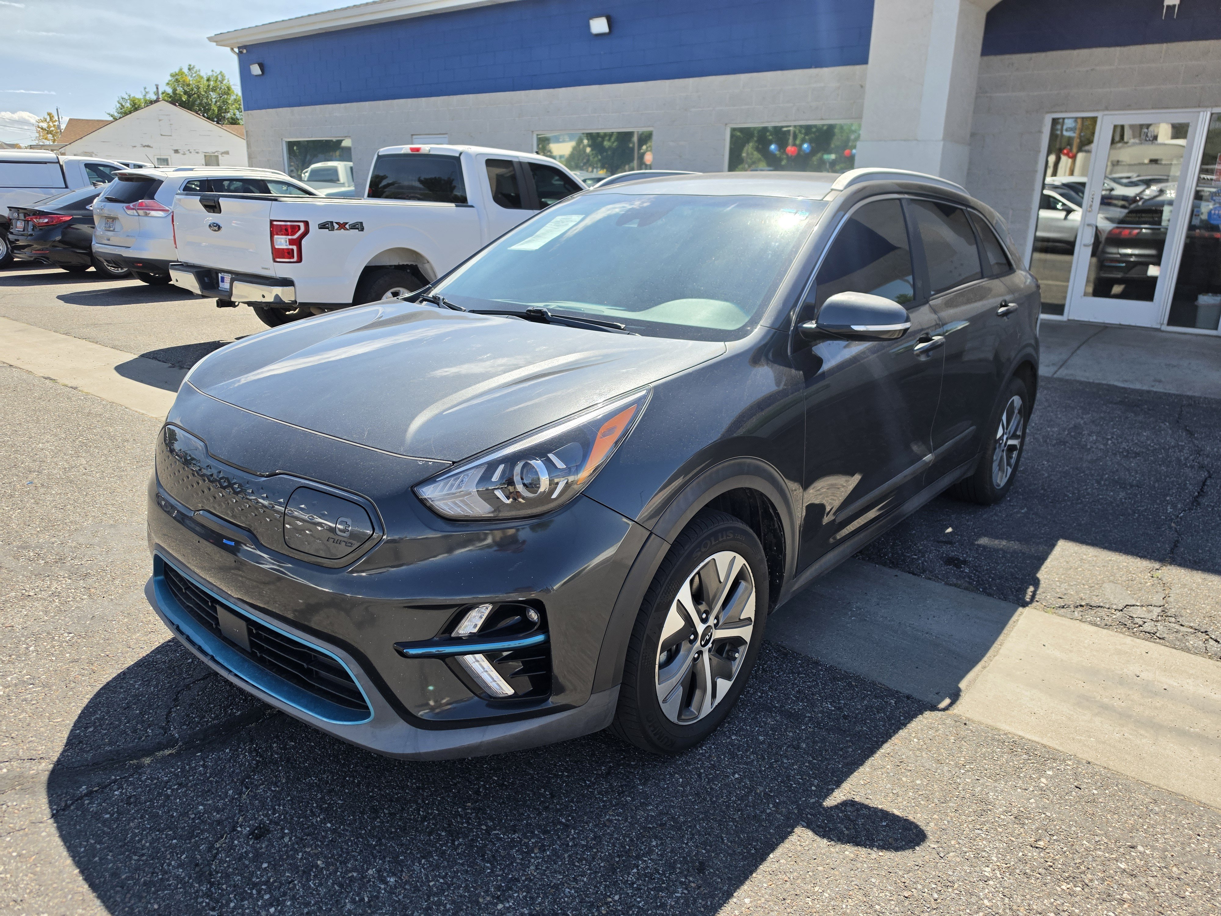 Used 2022 Kia Niro EX FWD image 3