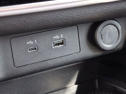 Used 2023 Nissan Rogue S image 35