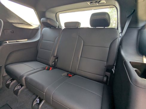 New 2025 Chevrolet Traverse LT w/ Driver Confidence Package image 8