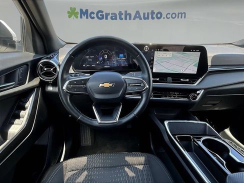 Used 2025 Chevrolet Equinox LT AWD/4WD image 11
