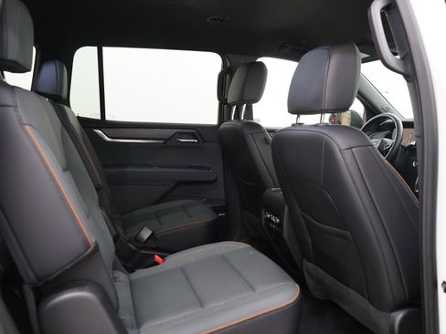 Used 2025 GMC Acadia AT4 AWD/4WD image 14