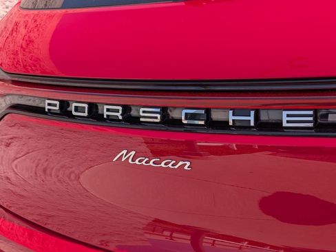 Certified 2026 Porsche Macan image 30