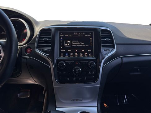 Used 2015 Jeep Grand Cherokee SRT AWD/4WD image 11