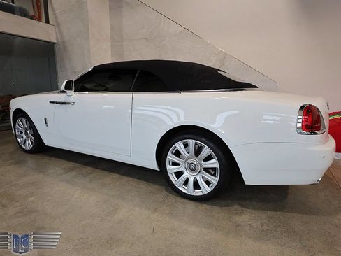 Used 2017 Rolls-Royce Dawn RWD image 6