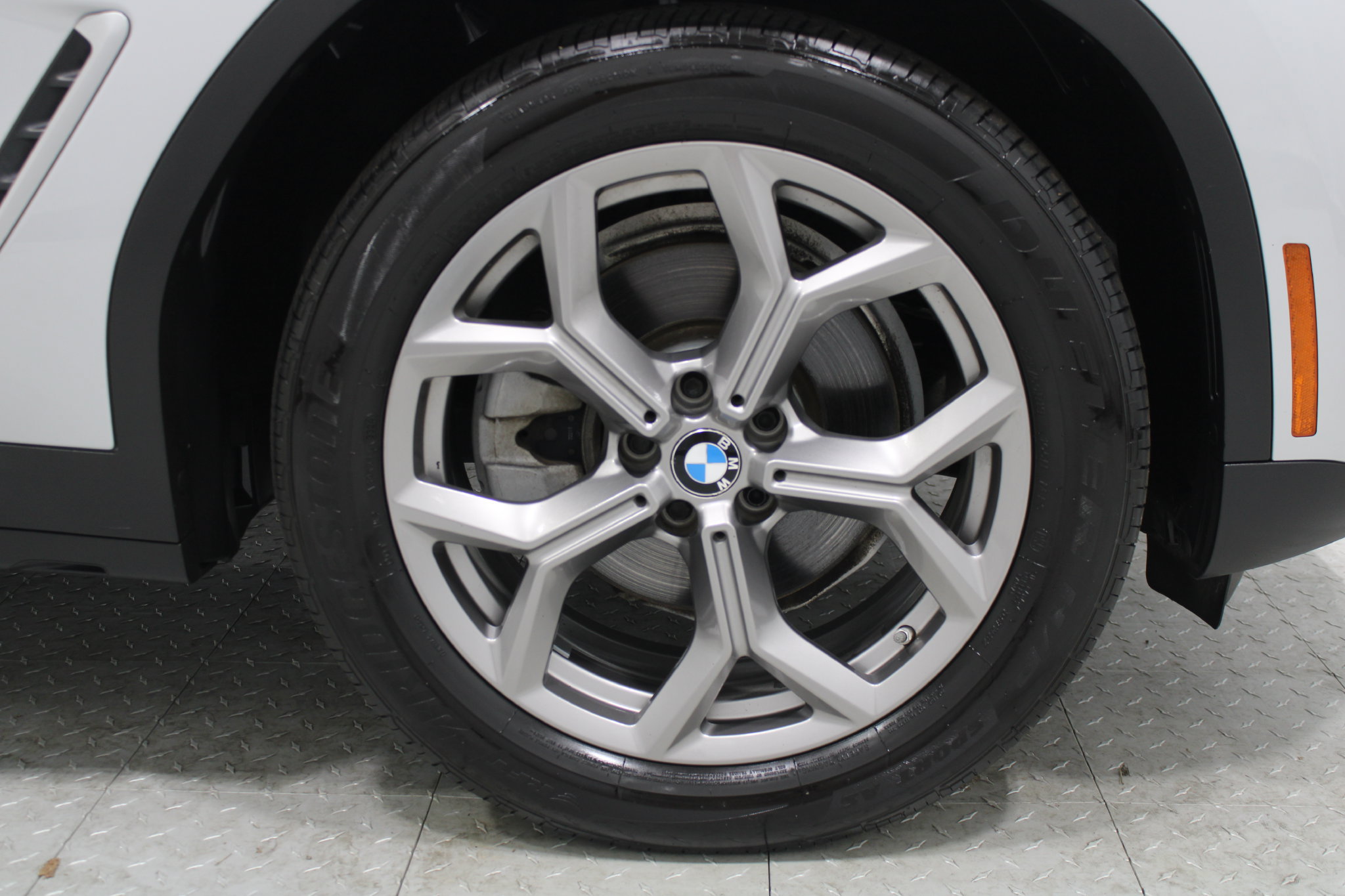 Used 2020 BMW X4 xDrive30i w/ Convenience Package AWD/4WD image 4