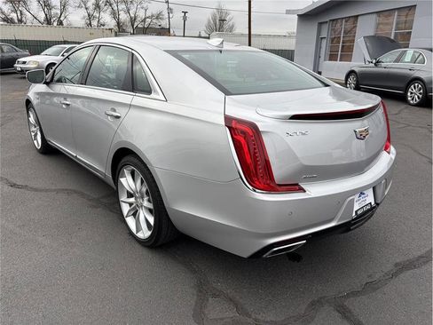 Used 2018 Cadillac XTS Premium Luxury image 3