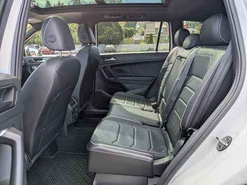 Certified 2022 Volkswagen Tiguan SEL R-Line AWD/4WD image 29