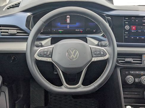 Used 2024 Volkswagen Taos SE w/ Panoramic Sunroof Package AWD/4WD image 14
