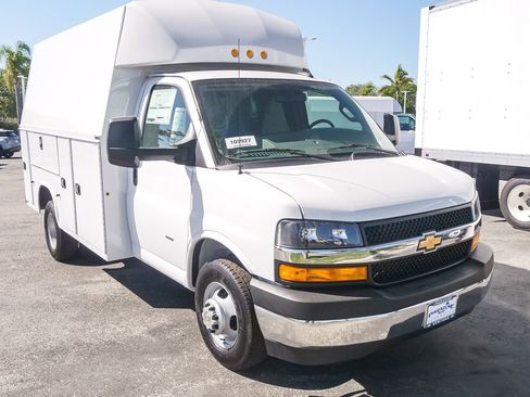New 2026 Chevrolet Express 3500 w/ Power Convenience Package RWD image 3