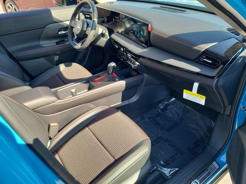 New 2026 Nissan Kicks SR w/ Illumination Package FWD image 11