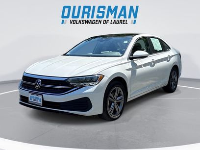Used 2023 Volkswagen Jetta SE w/ Panoramic Sunroof Package