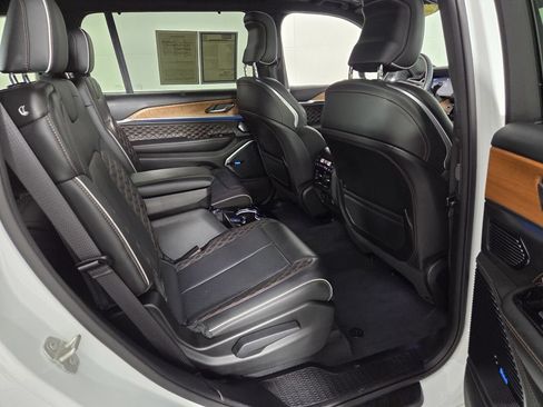 Used 2023 Jeep Grand Cherokee L Summit AWD/4WD image 31