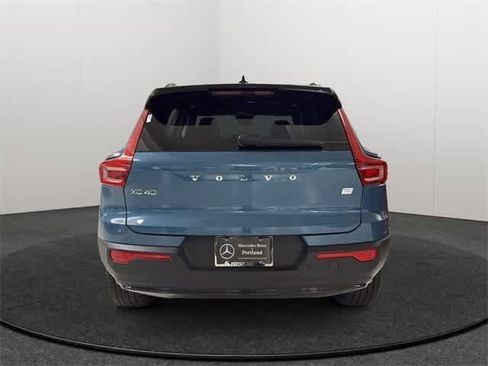 Used 2023 Volvo XC40 Recharge Ultimate w/ Protection Package Premier image 17