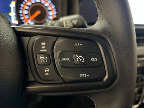Used 2025 Jeep Wrangler Unlimited Sport AWD/4WD image 22