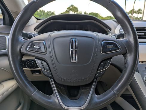 Used 2018 Lincoln MKZ Select w/ Select Plus Package FWD image 22