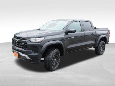 Used 2023 Chevrolet Colorado Trail Boss w/ Advanced Trailering Package AWD/4WD image 12