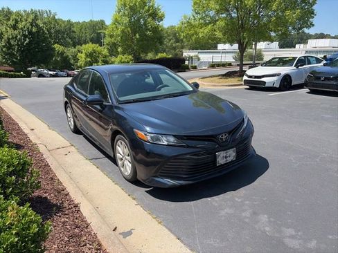Used 2019 Toyota Camry LE w/ Carpet Mat Package FWD image 12