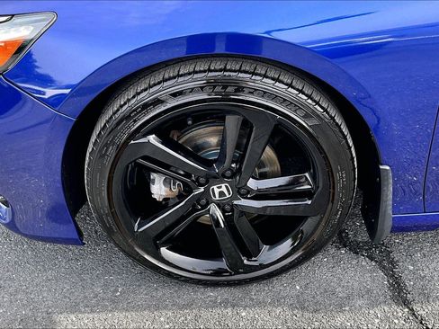 Used 2018 Honda Accord Sport image 8