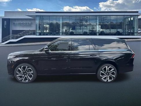 New 2026 Lincoln Navigator L Black Label AWD/4WD image 4