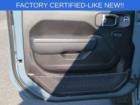 Certified 2025 Jeep Gladiator Rubicon w/ Convenience Group AWD/4WD image 12