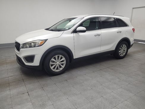 Used 2016 Kia Sorento FWD image 2