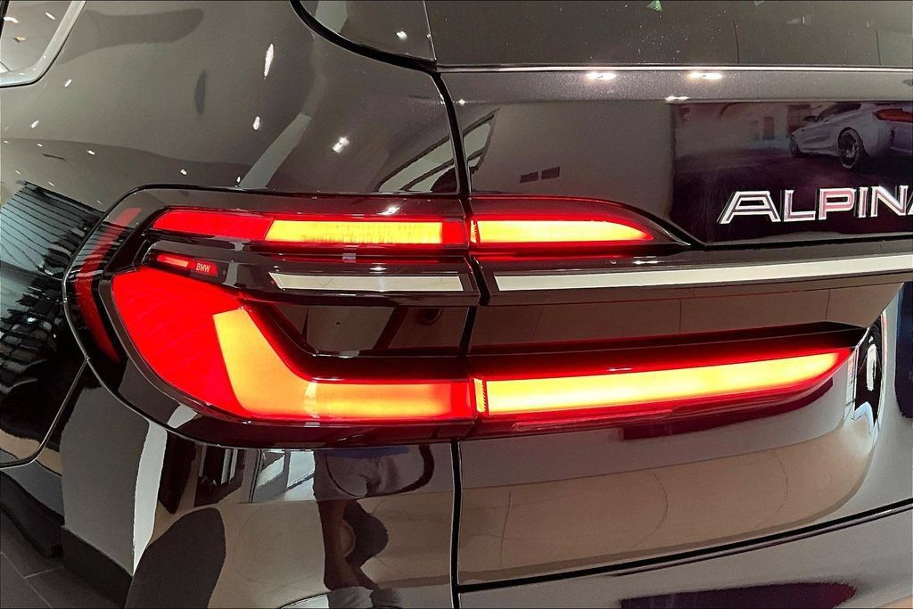 New 2026 BMW ALPINA XB7 AWD/4WD image 13