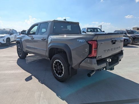 Used 2026 Toyota Tacoma TRD Off-Road AWD/4WD image 5