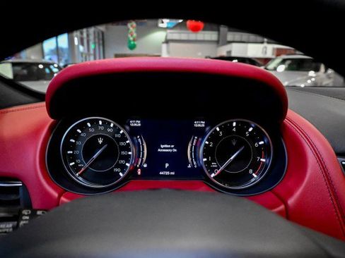 Used 2022 Maserati Levante Modena image 32