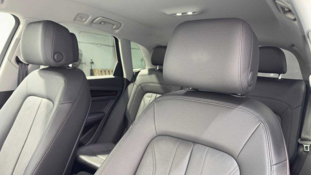Used 2018 Audi Q5 2.0T Premium AWD/4WD image 23