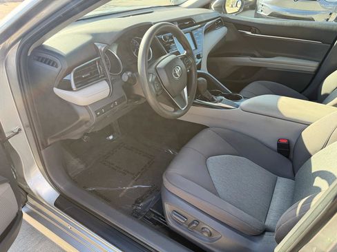 Used 2019 Toyota Camry LE image 9